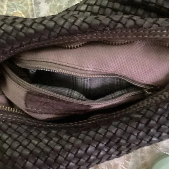 EUC Italian leather Woven Brown Shoulder Bag - Picture 6 of 13